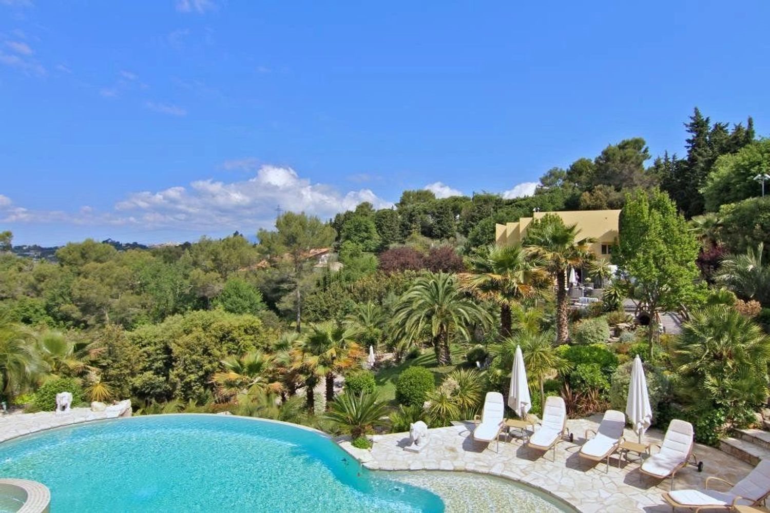 Maison à louer, 393m², Mougins