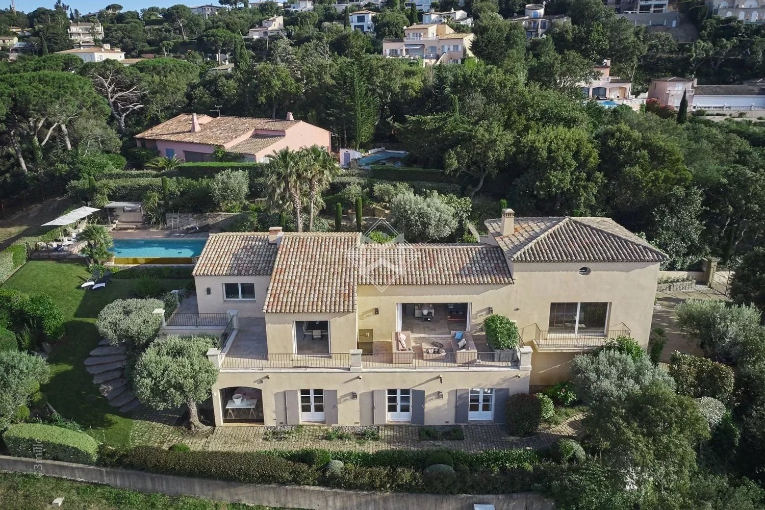 Maison à louer, 315m², Gassin