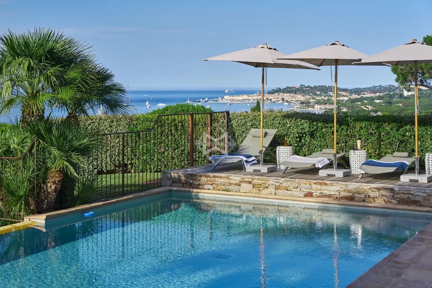 Maison à louer, 315m², Gassin
