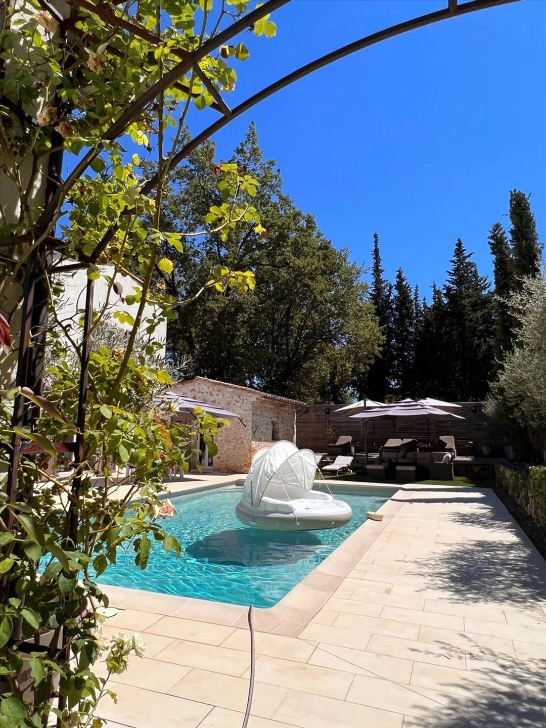 Maison à louer, 210m², Valbonne