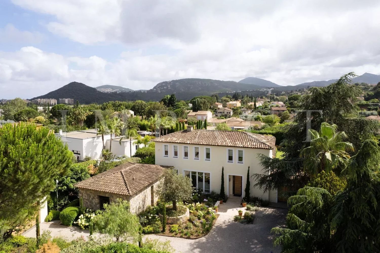 Maison à louer, 11m², Mandelieu-la-Napoule