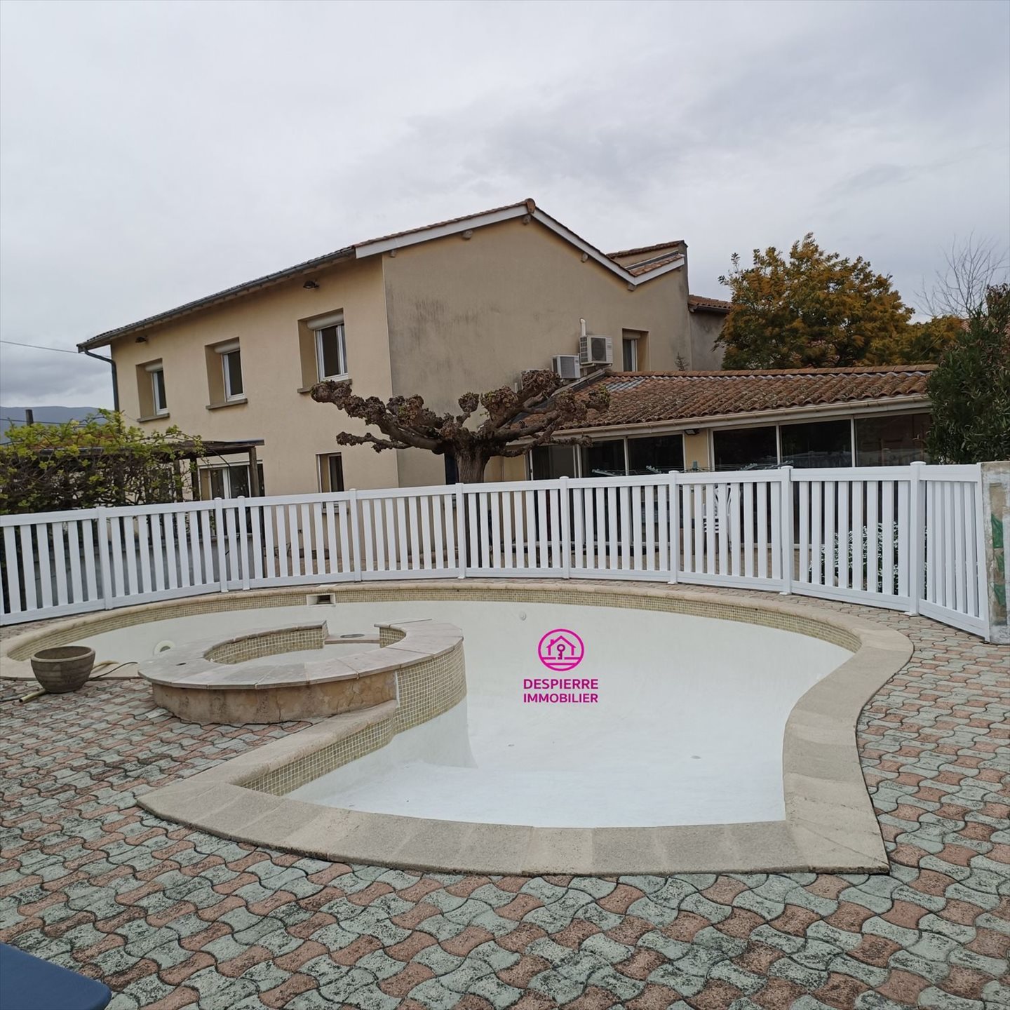 Maison à vendre, 140m², Saint-Maurice-l'Exil