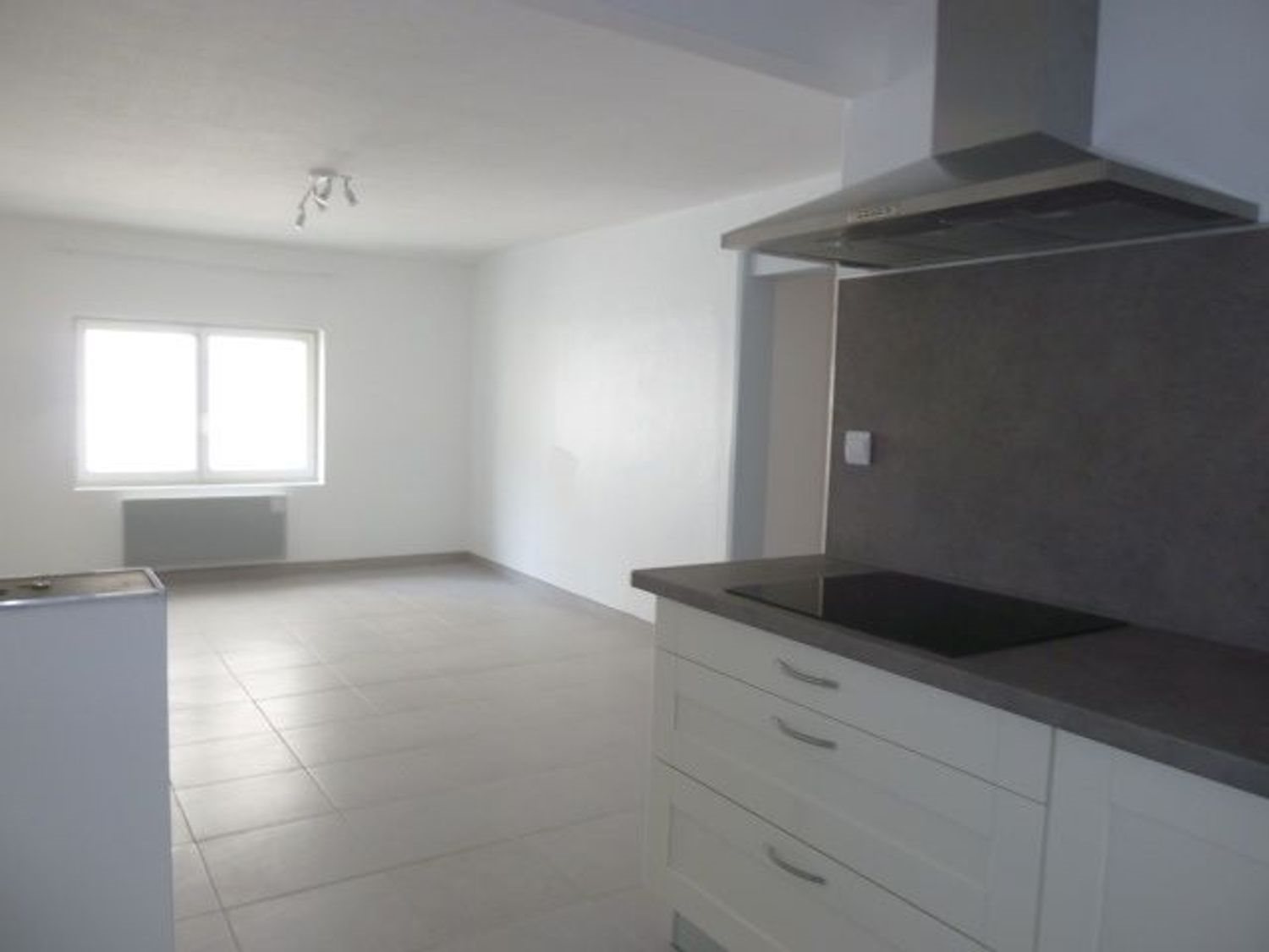 Appartement à louer, 59m², Saintes