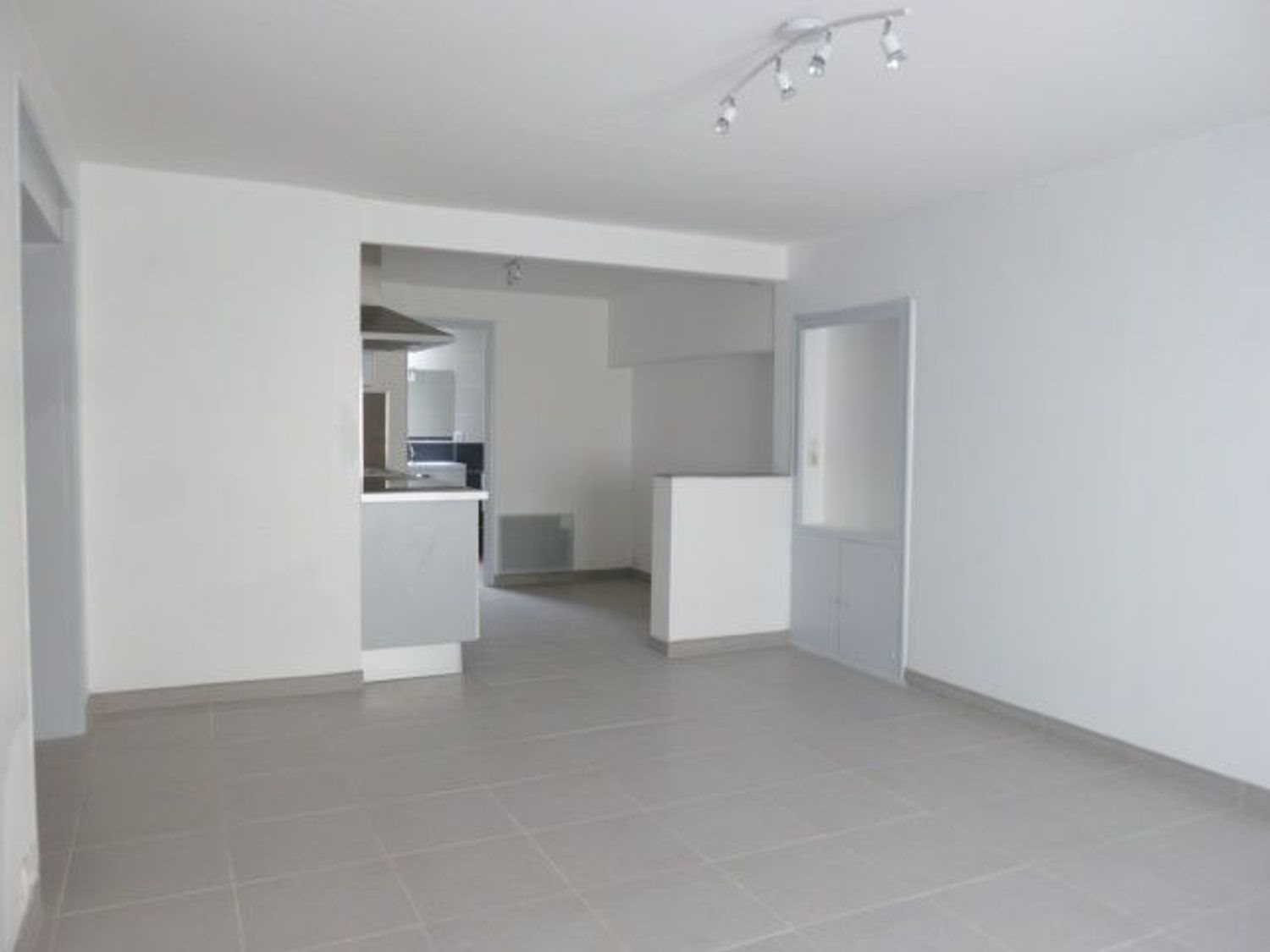 Appartement à louer, 59m², Saintes