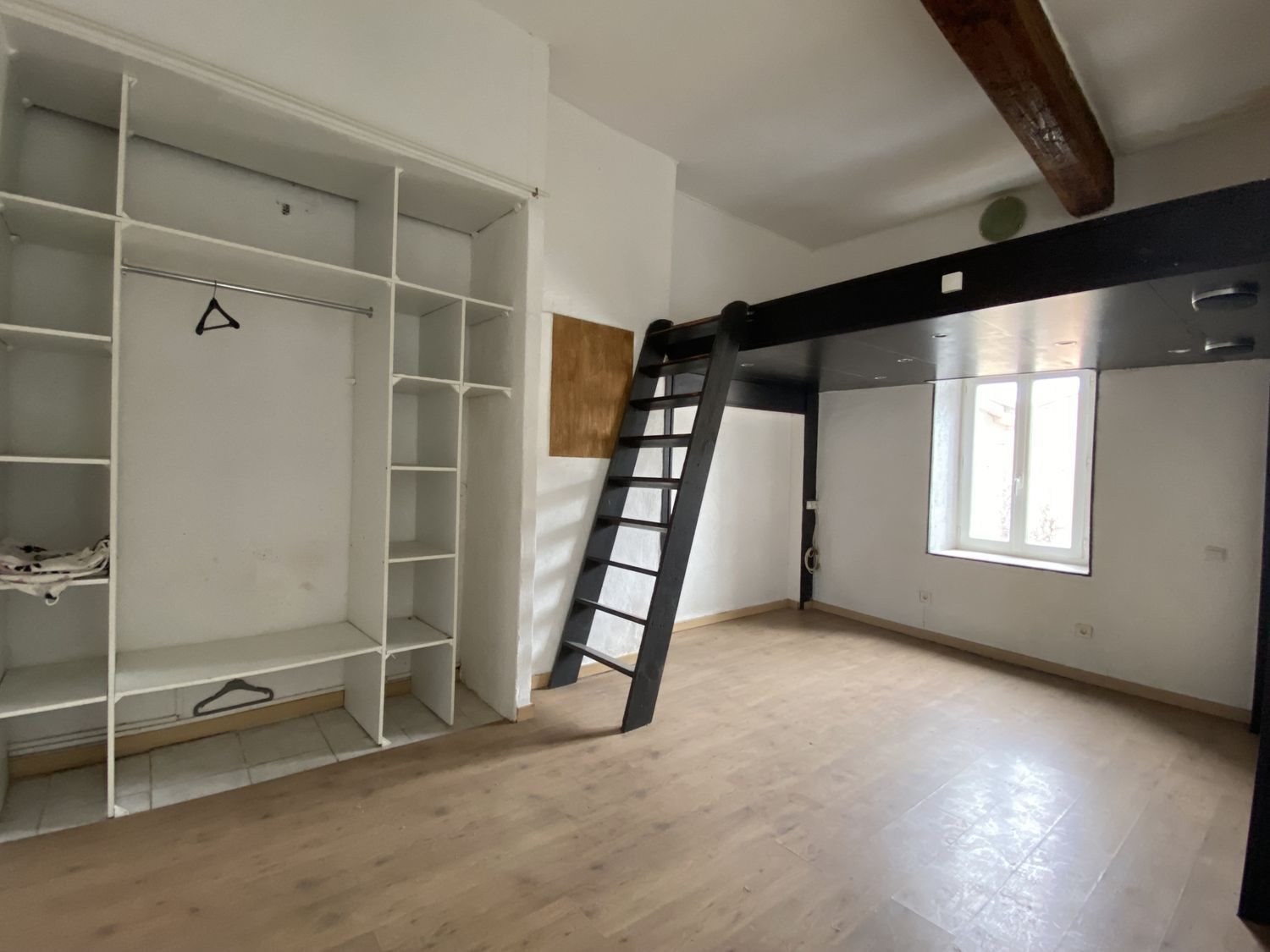 Appartement à vendre, 28m², Vias