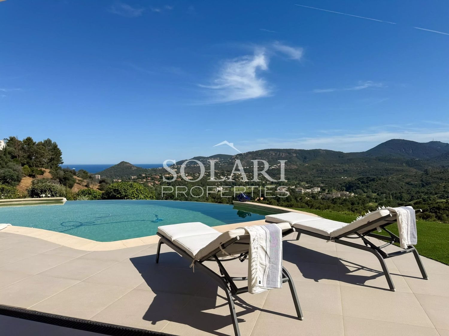 Maison à louer, 175m², Mandelieu-la-Napoule