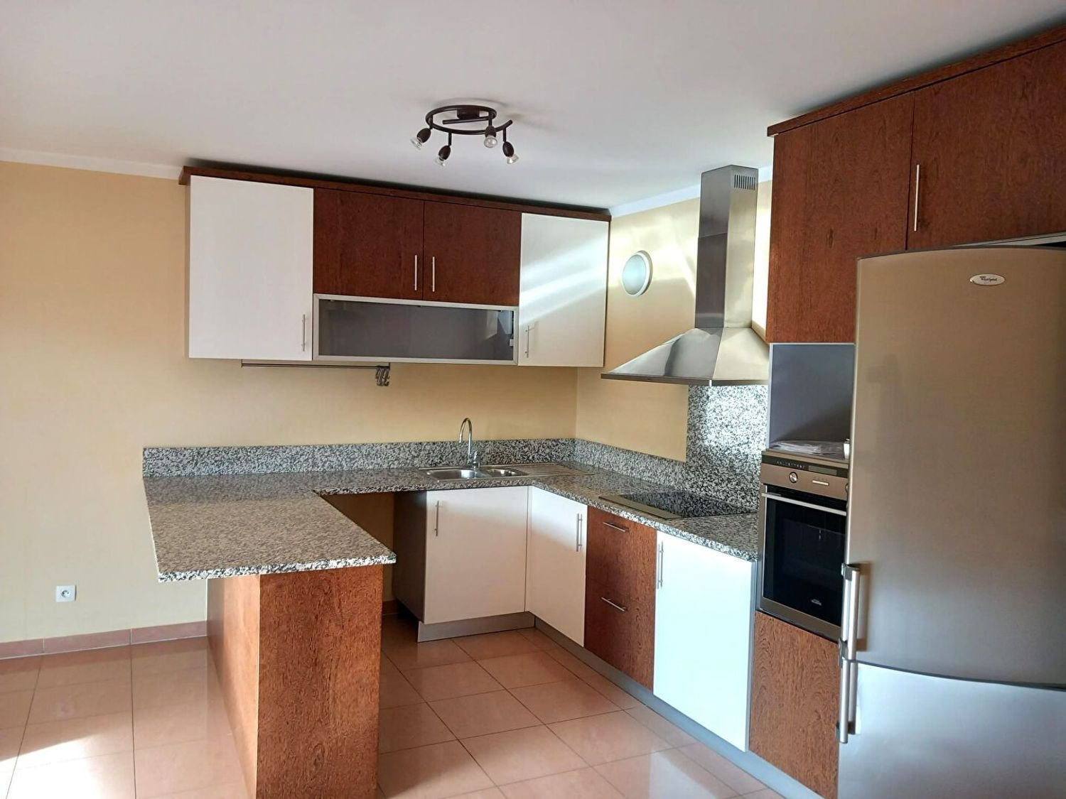 Appartement à vendre, 62m², La Roquebrussanne