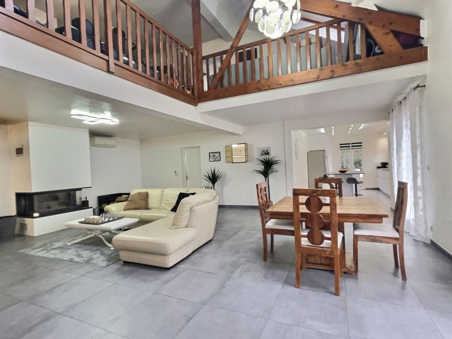 Maison à vendre, 191m², La Ville-du-Bois