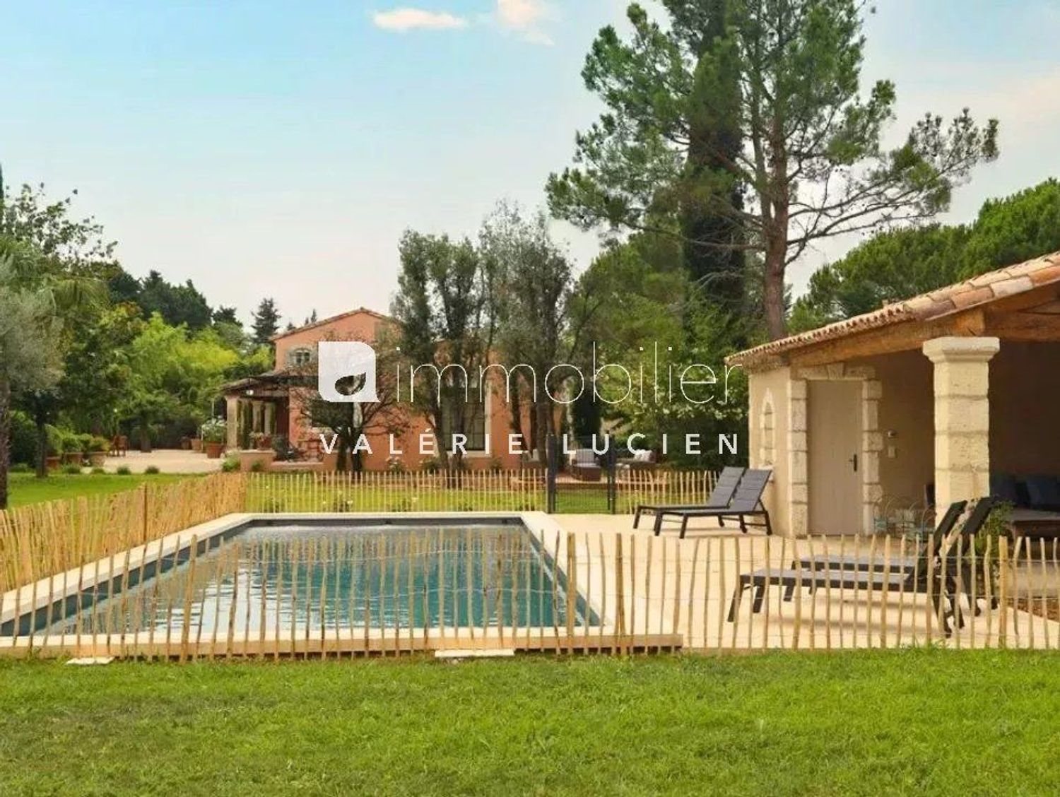 Maison à louer, 240m², Eygalières