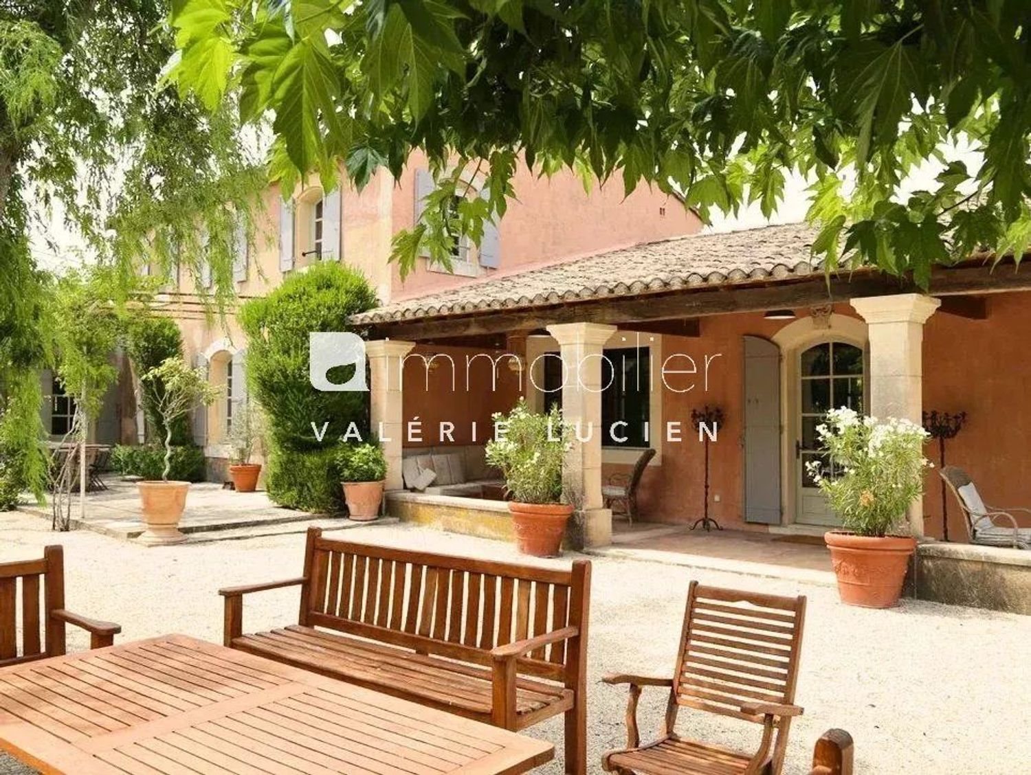 Maison à louer, 240m², Eygalières
