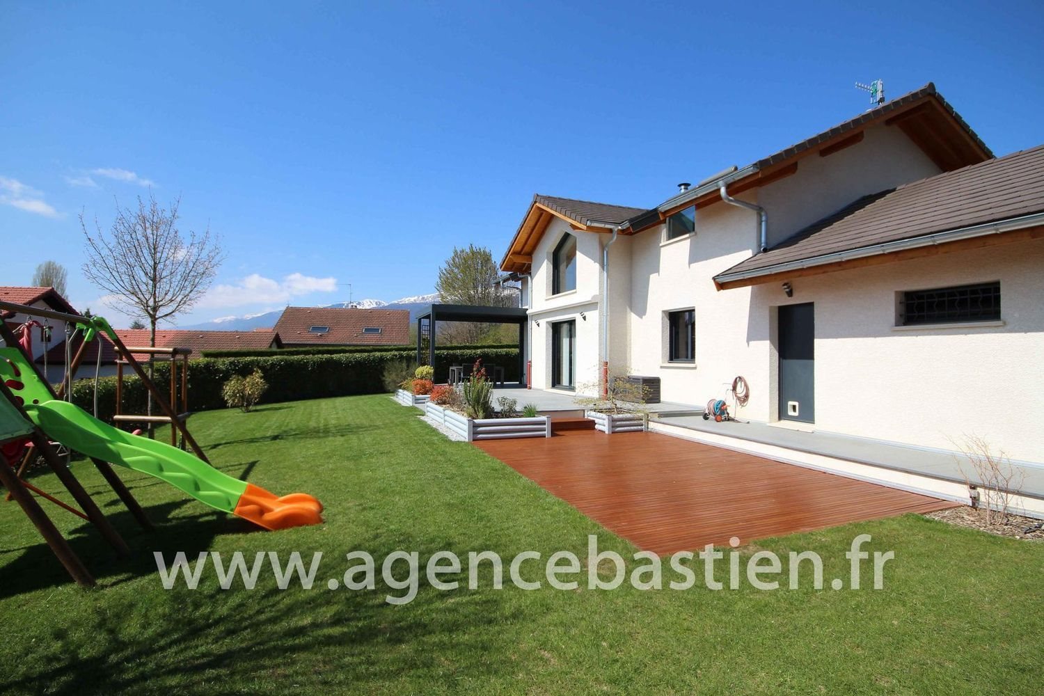 Maison à vendre, 150m², Gex