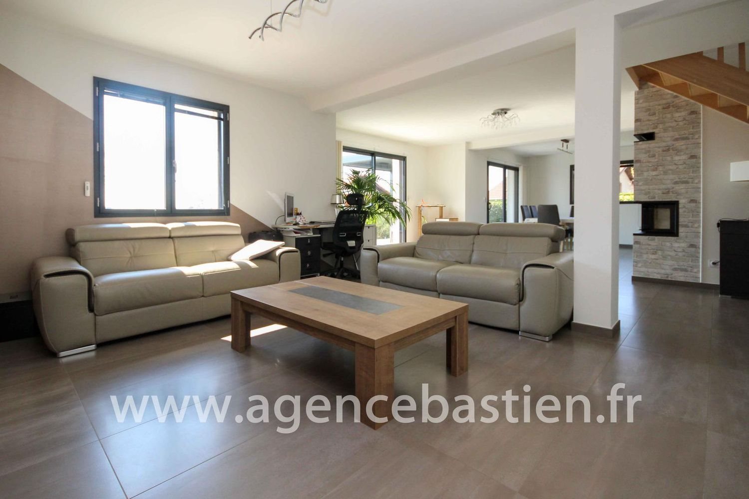 Maison à vendre, 150m², Gex