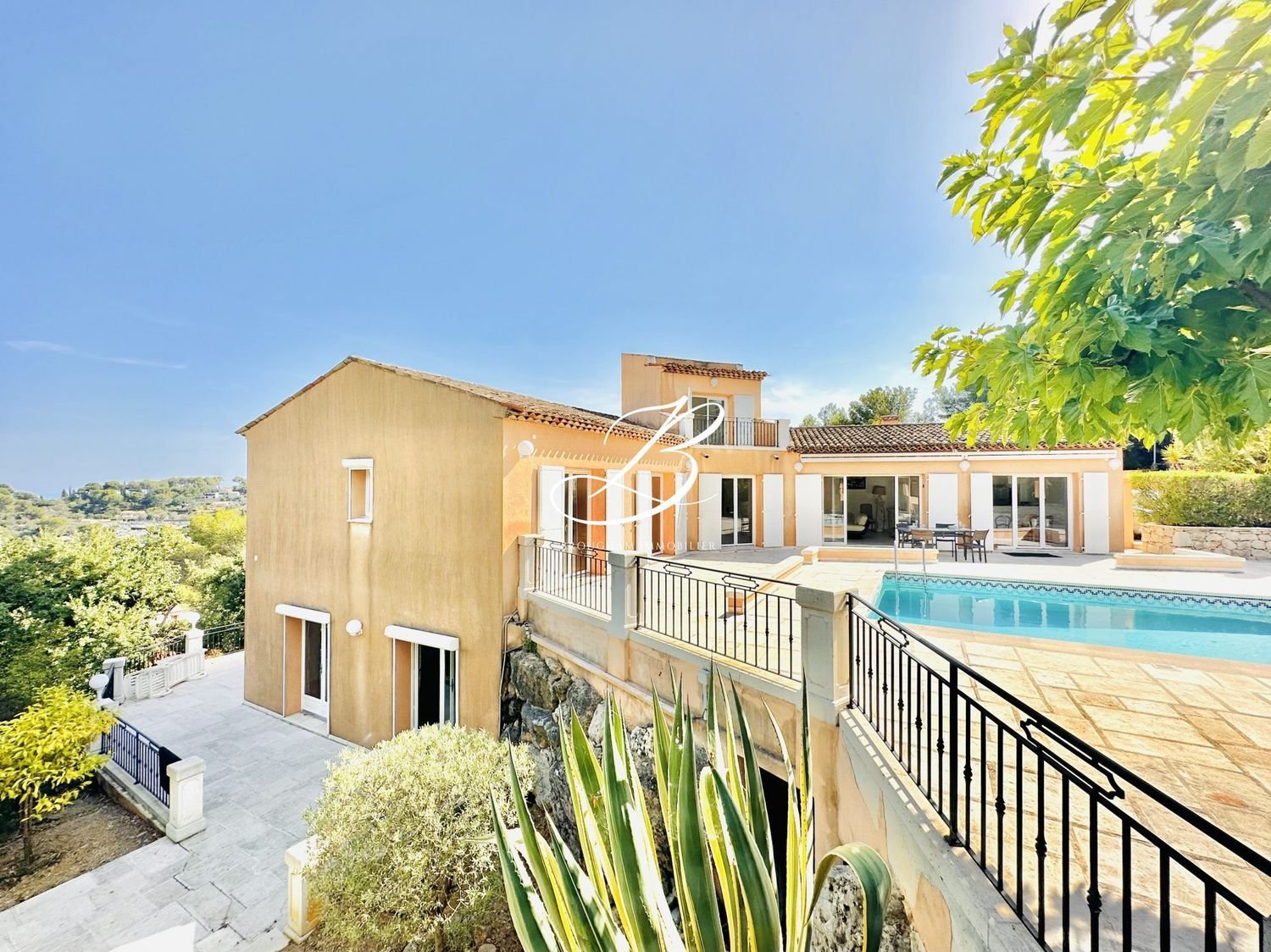 Maison à louer, 286m², Vallauris