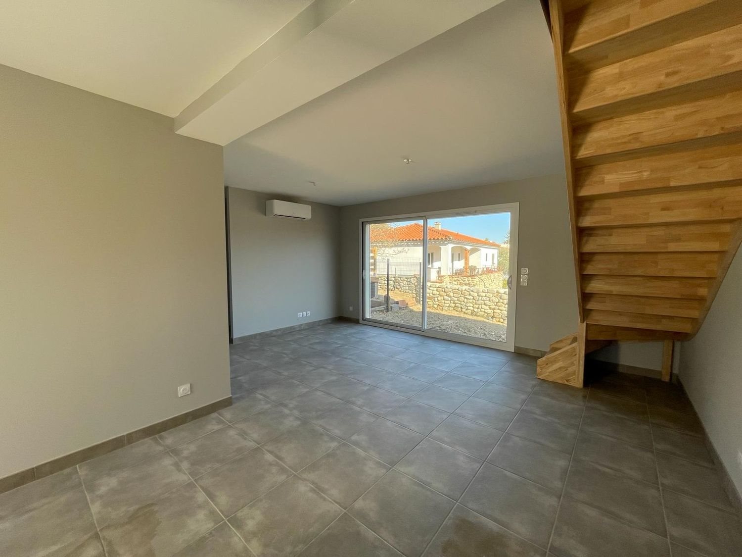 Maison à louer, 75m², Corbère