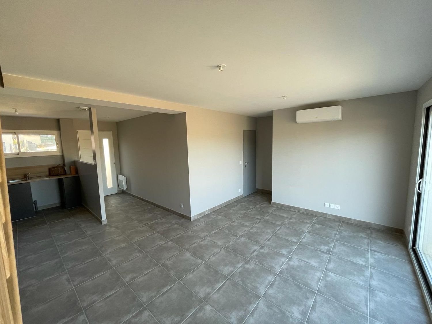 Maison à louer, 75m², Corbère