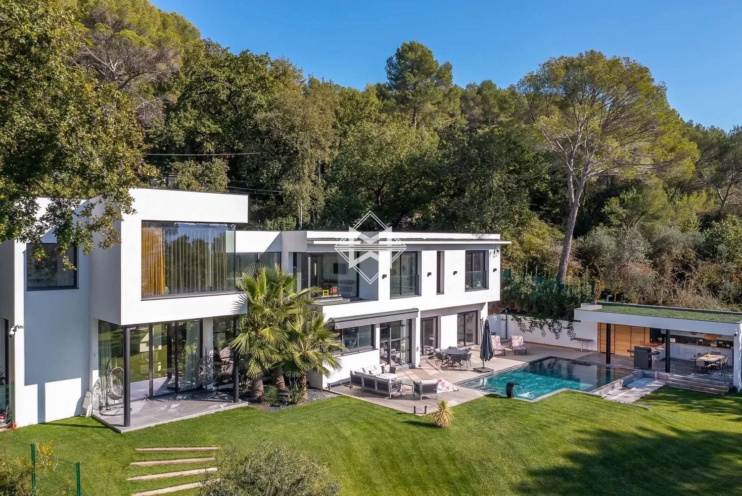 Maison à louer, 450m², Mouans-Sartoux