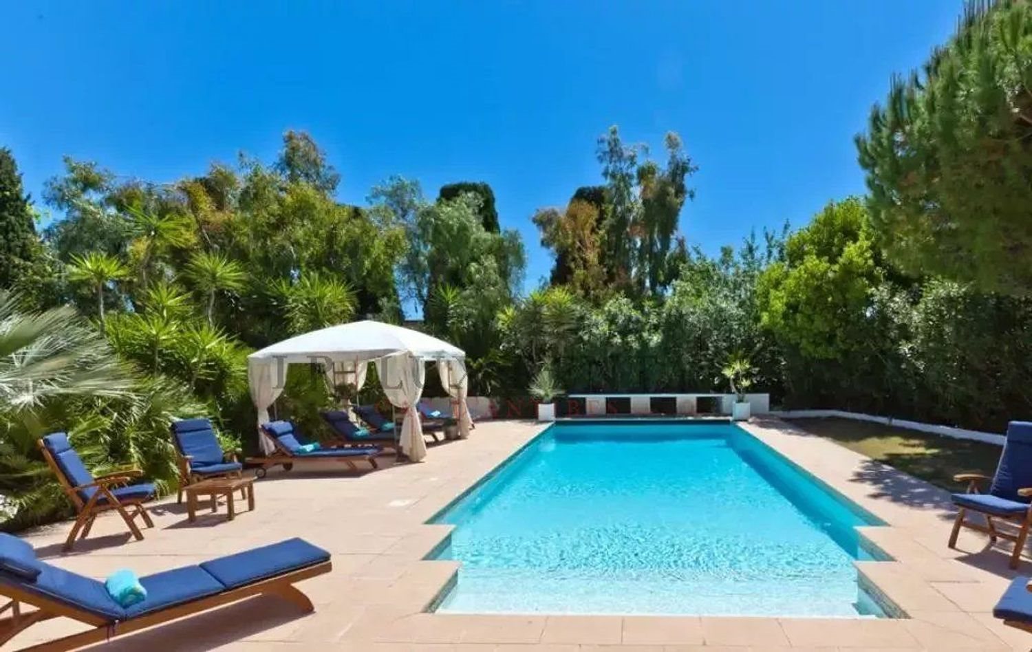 Maison à louer, 400m², Antibes