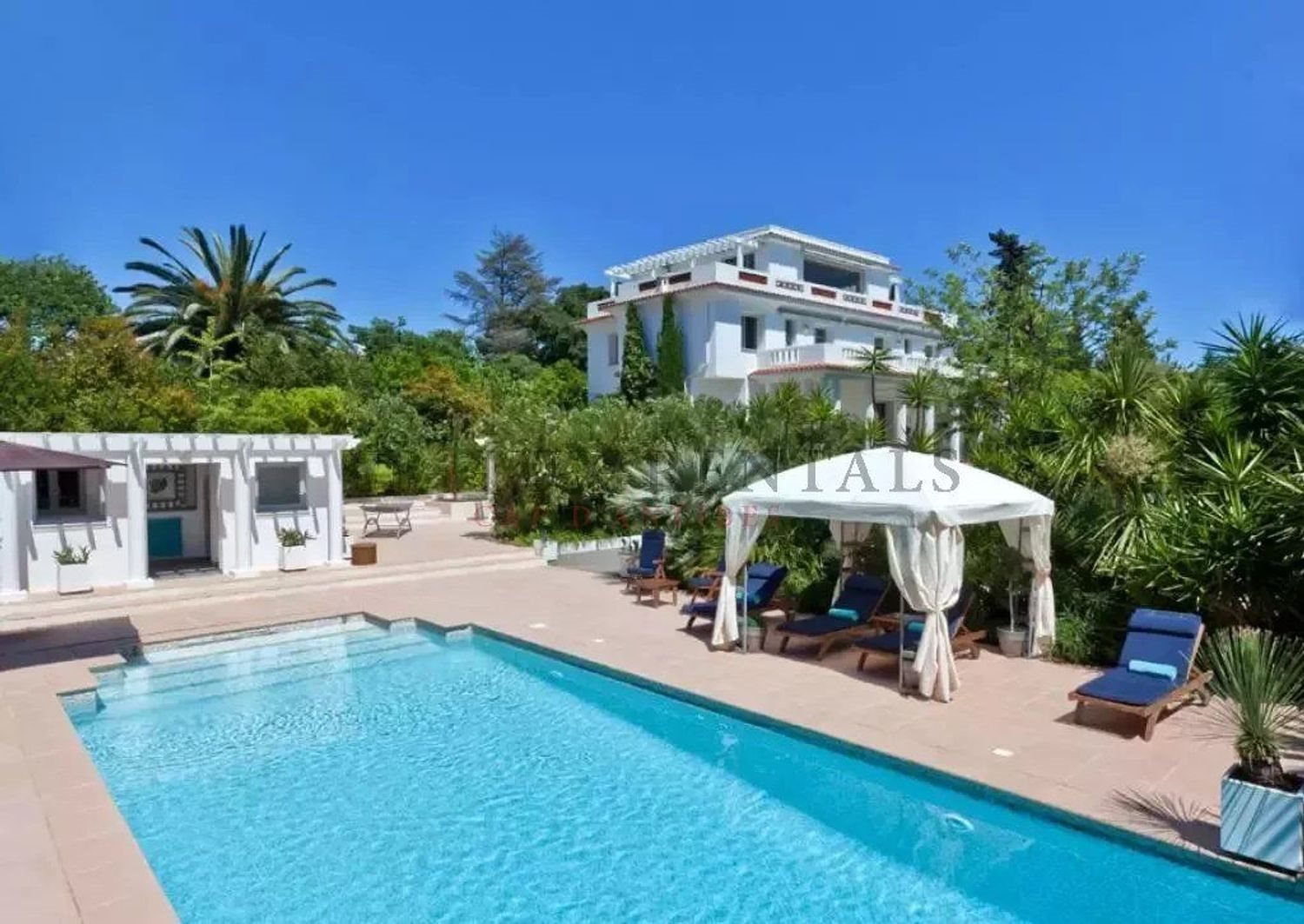 Maison à louer, 400m², Antibes