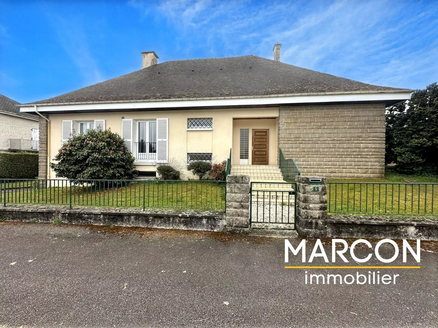 Maison à vendre, 185m², Bénévent-l'Abbaye