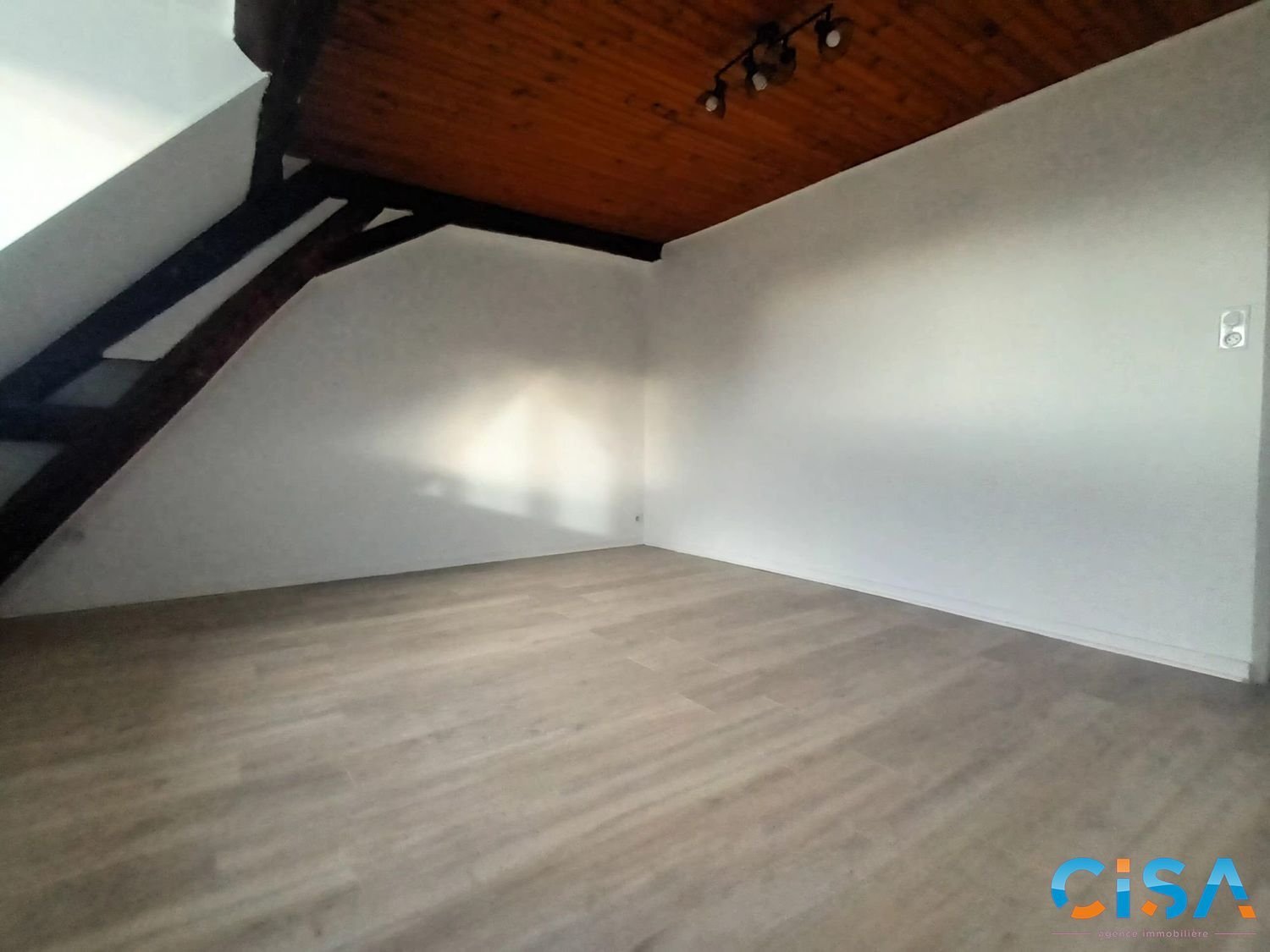 Appartement à louer, 37m², Pont-Sainte-Maxence