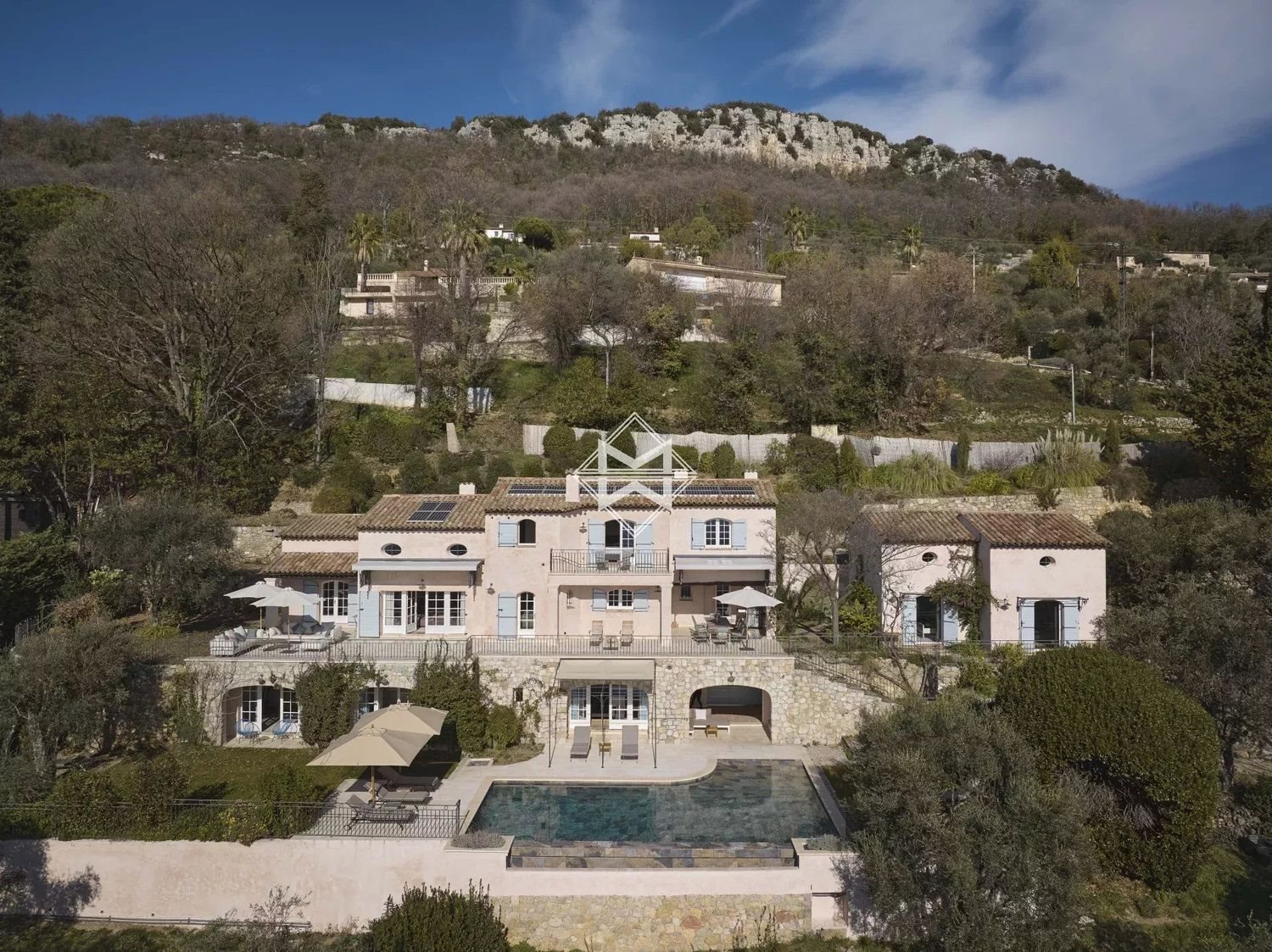 Maison à louer, 453m², Grasse