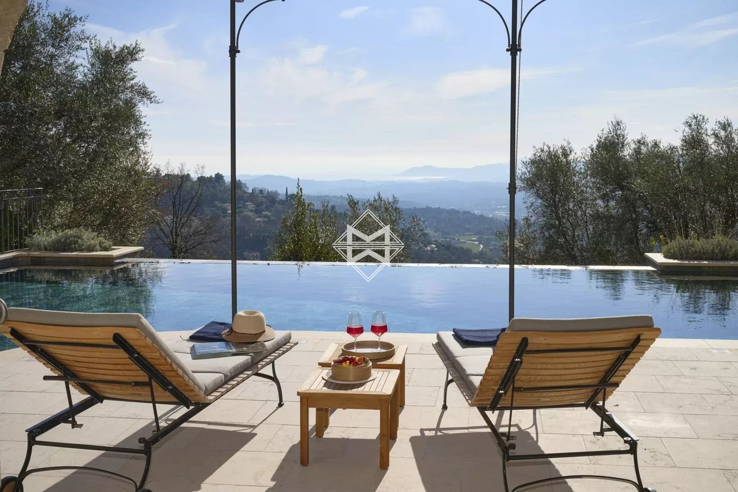 Maison à louer, 453m², Grasse