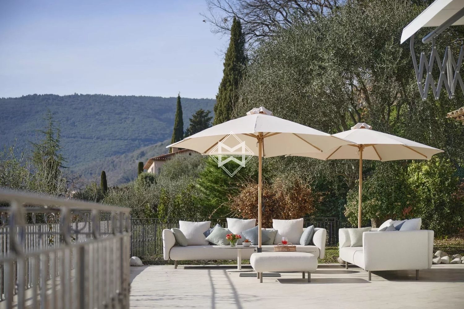 Maison à louer, 453m², Grasse
