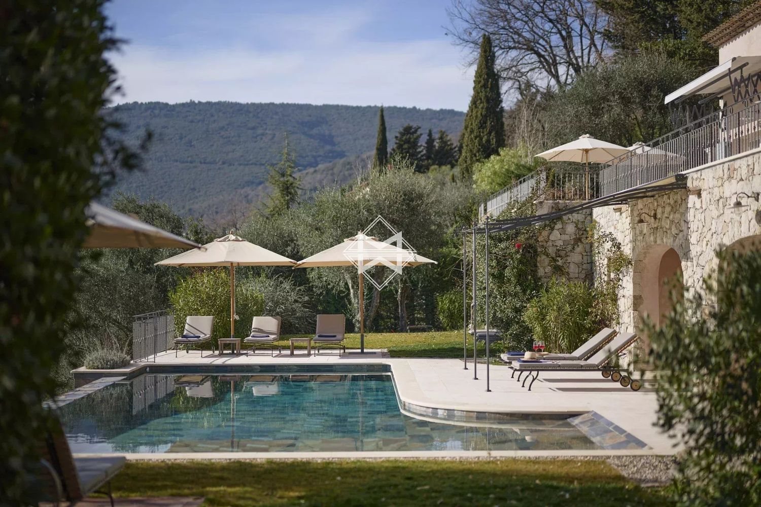 Maison à louer, 453m², Grasse