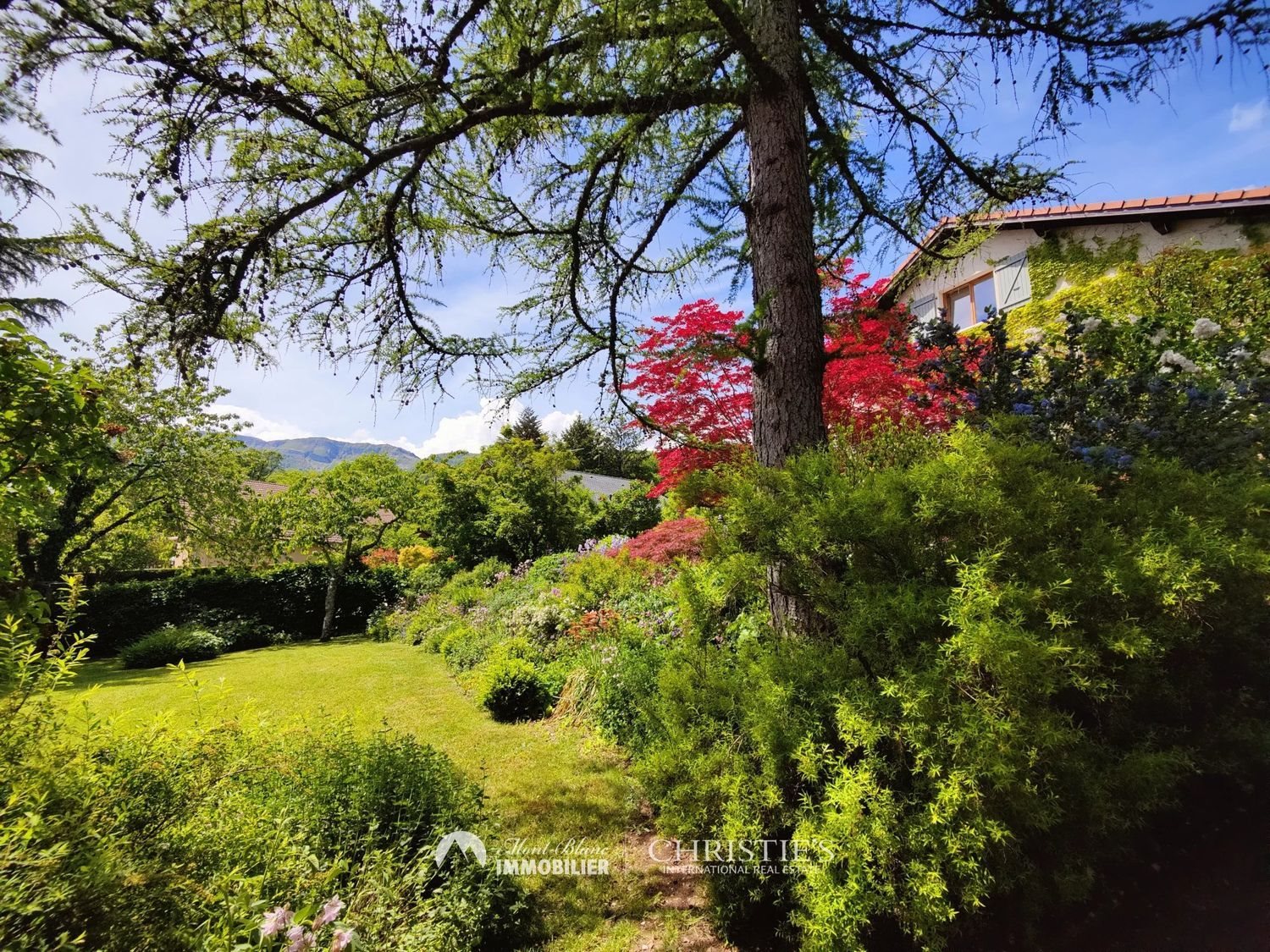 Maison à vendre, 285m², Gex