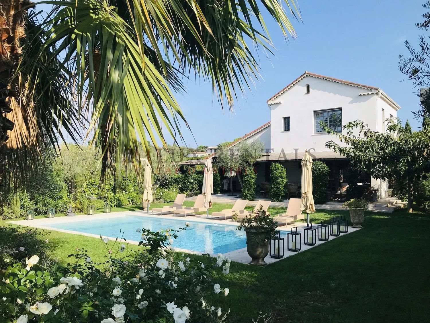 Maison à louer, 220m², Antibes