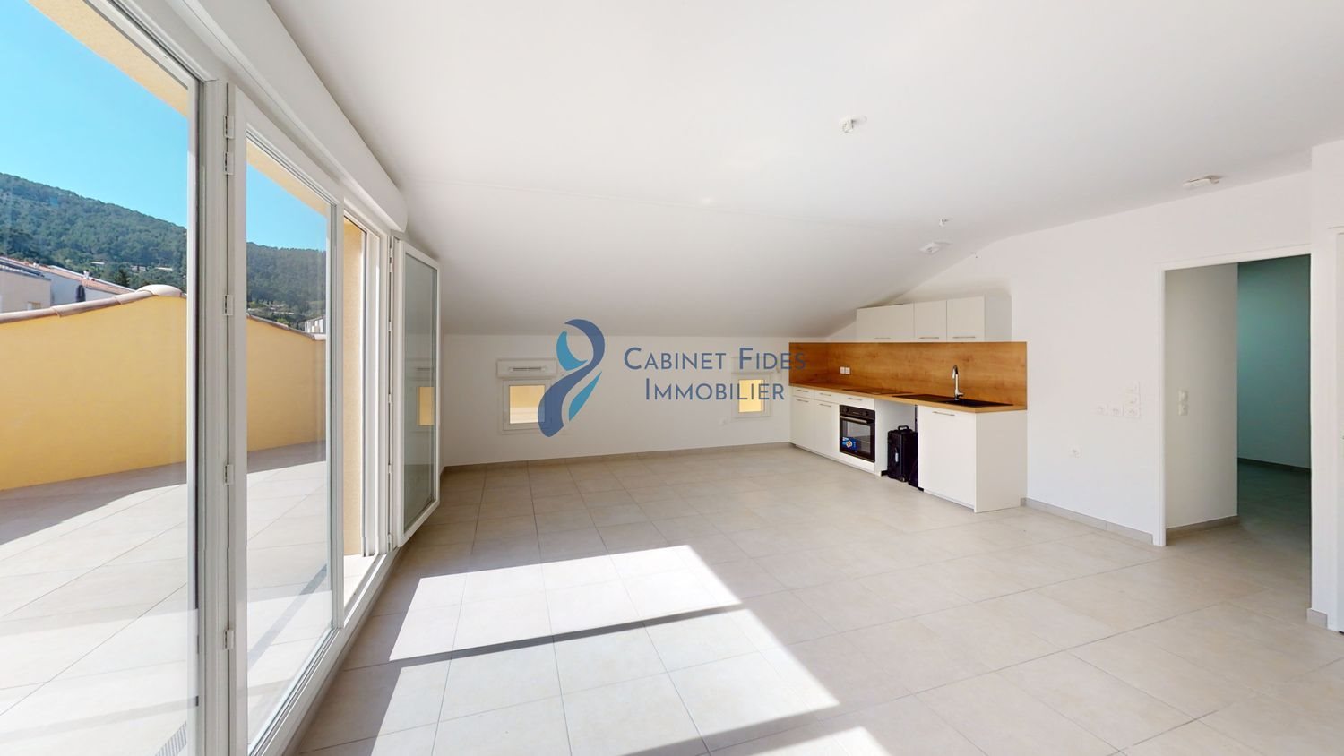 Appartement à louer, 57m², Solliès-Pont