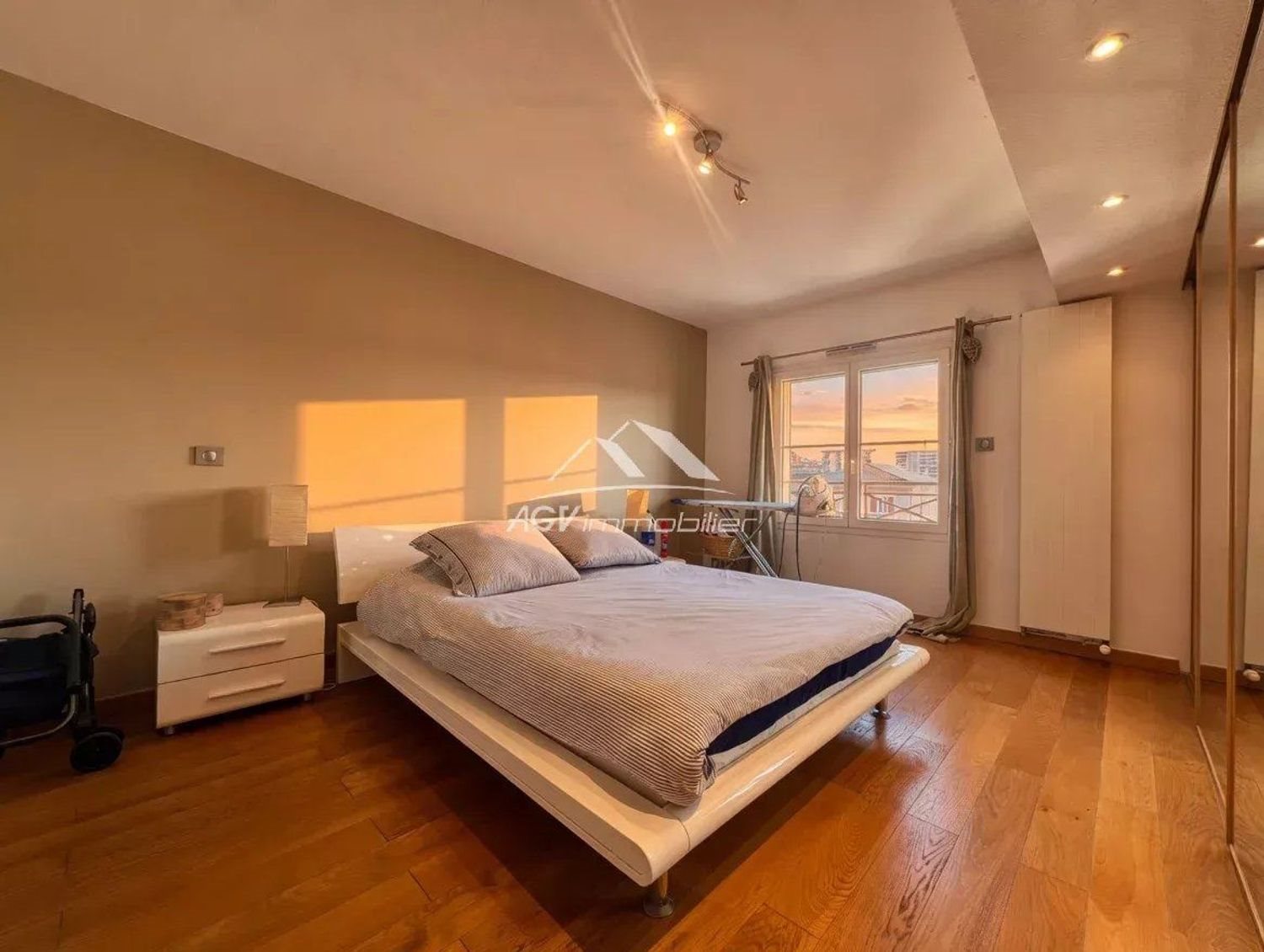 Appartement à vendre, 211m², Alès