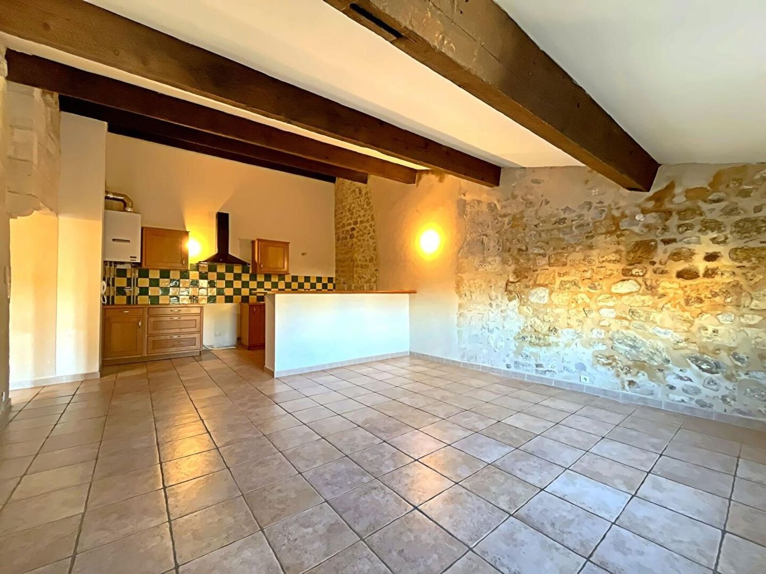 Appartement à louer, 77m², Arles
