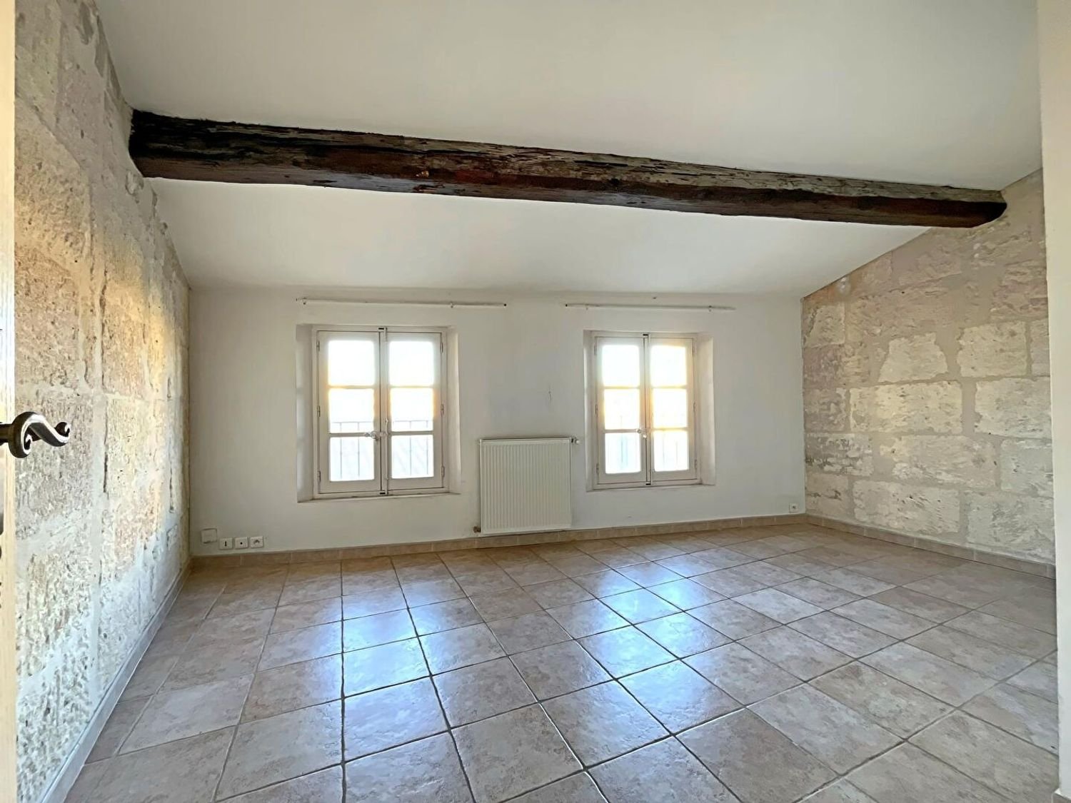 Appartement à louer, 77m², Arles