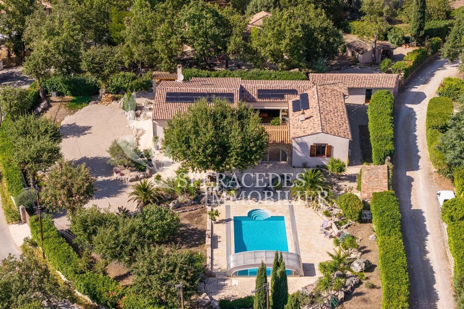 Maison à vendre, 248m², Saint-Cézaire-sur-Siagne