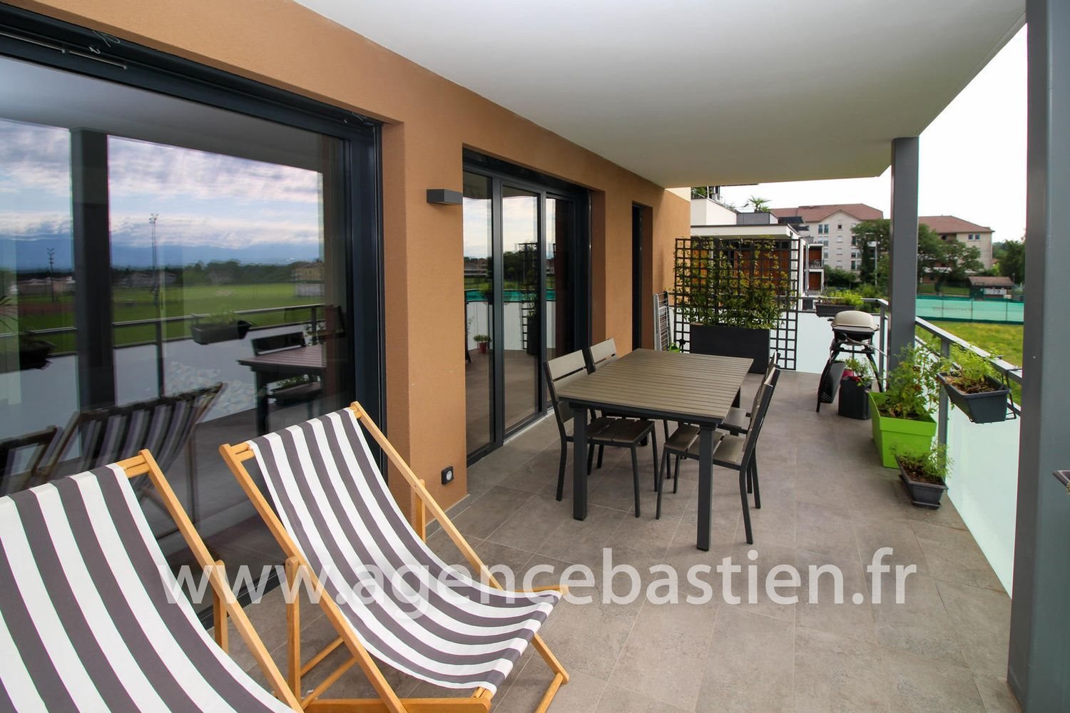 Appartement à vendre, 110m², Cessy