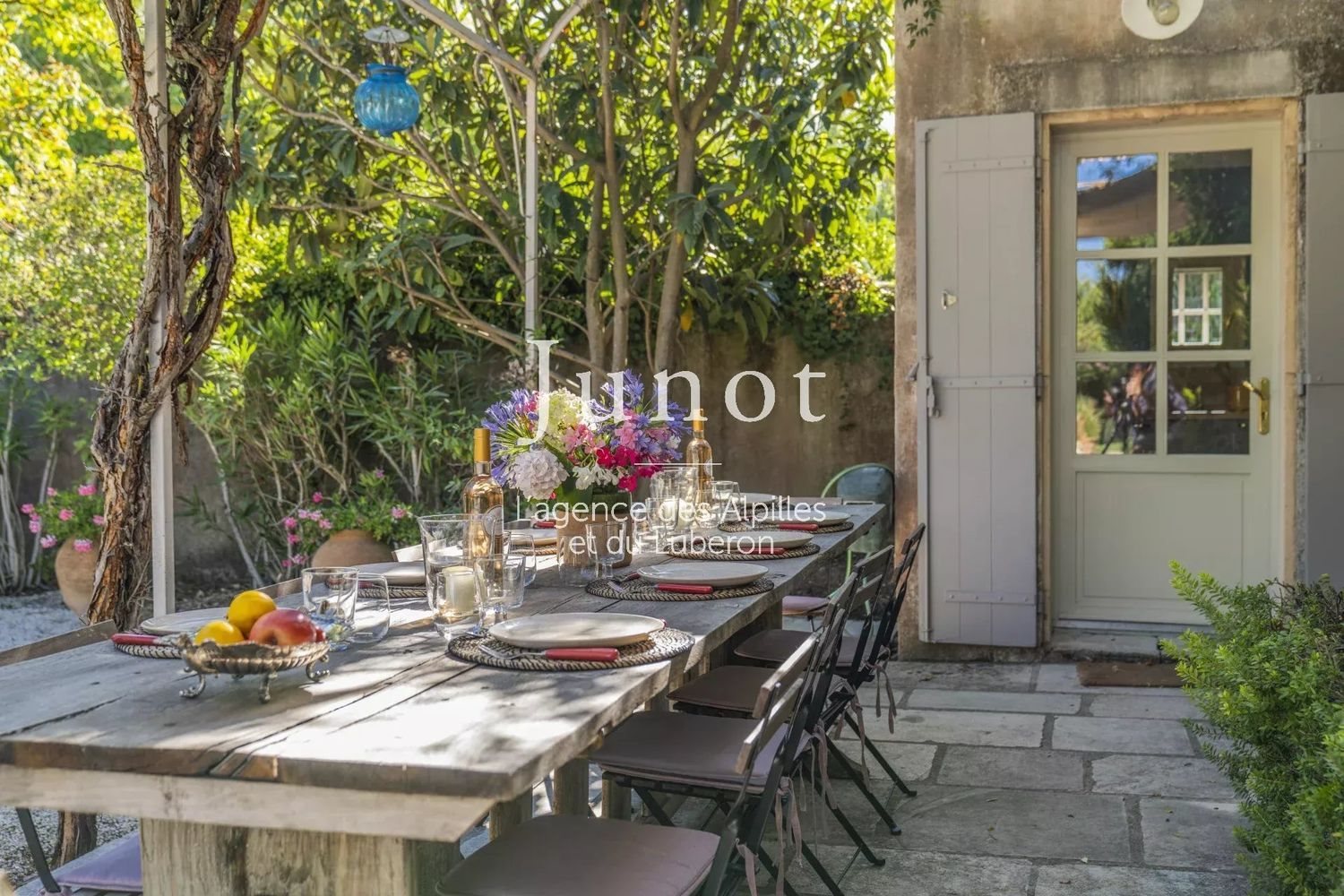 Maison à louer, 240m², Eygalières