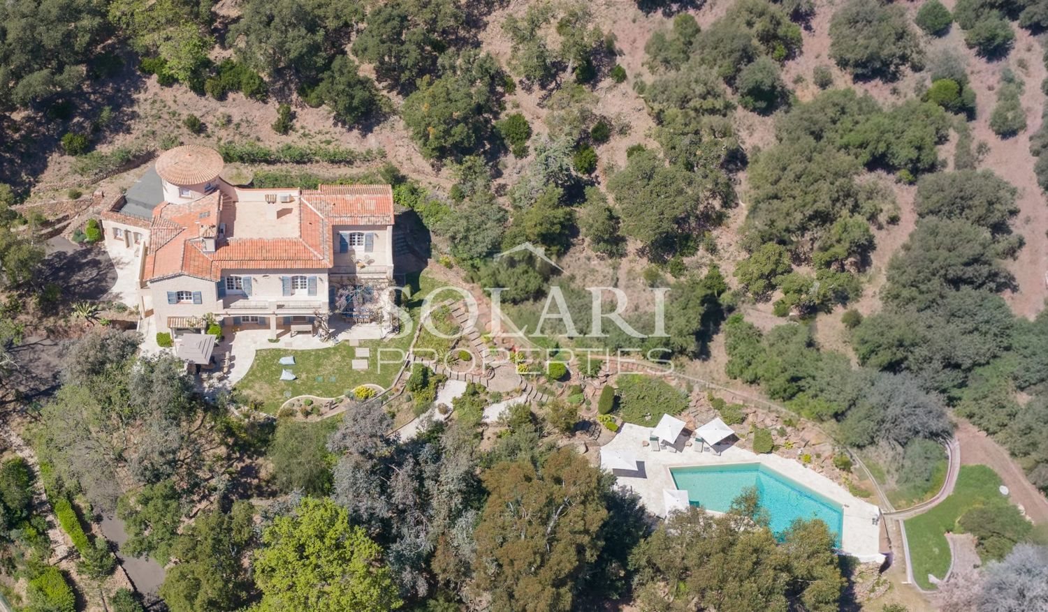 Maison à louer, 390m², Fréjus