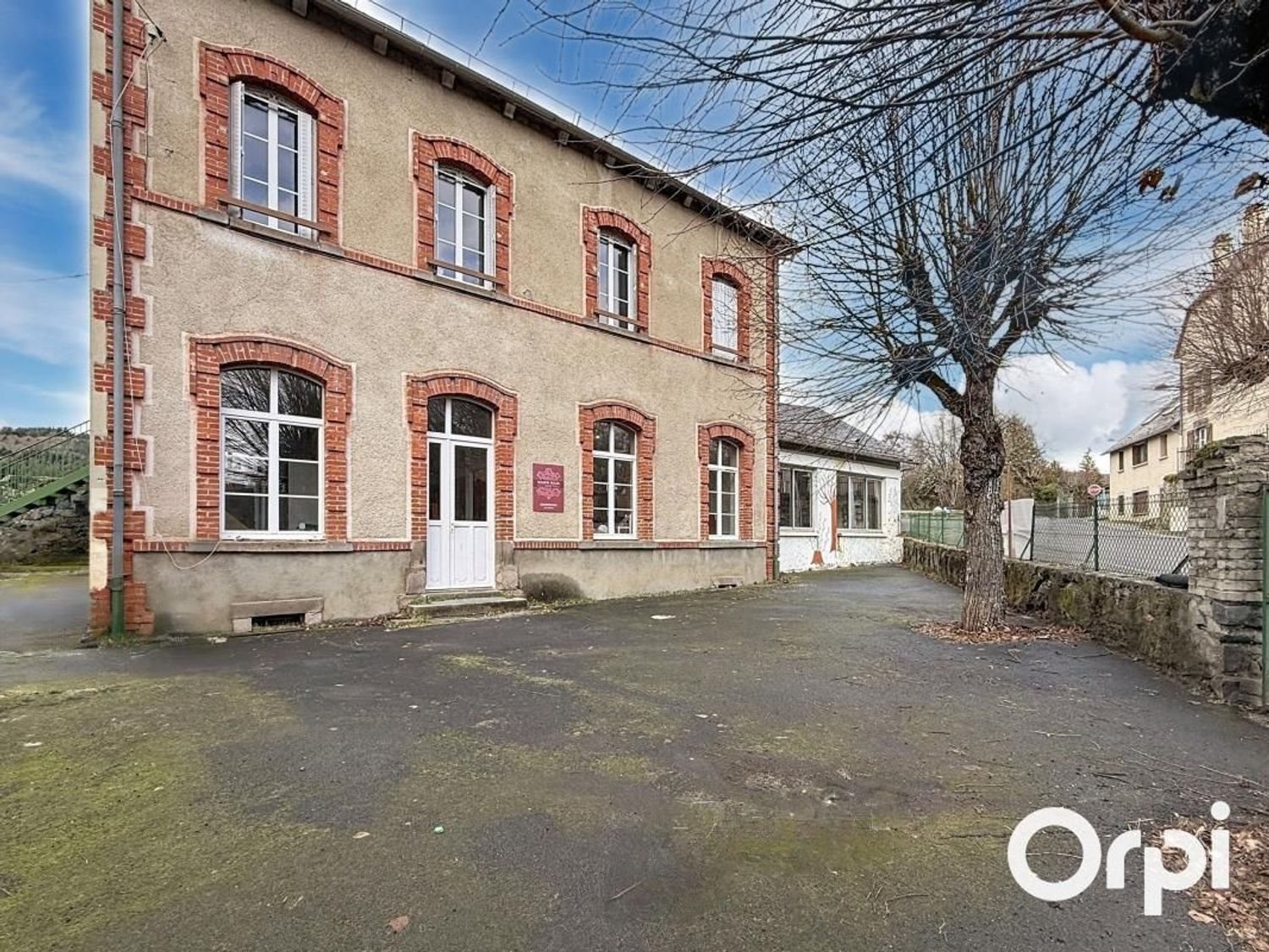 Maison à vendre, 170m², Chalinargues