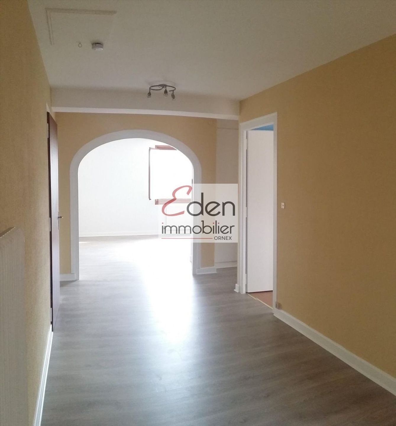 Appartement à louer, 95m², Saint-Genis-Pouilly