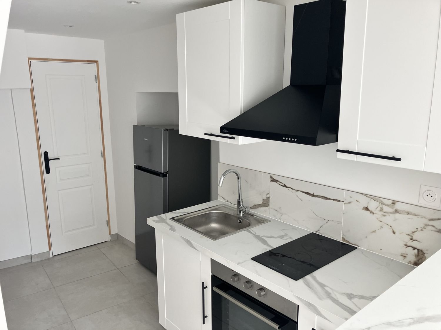 Appartement à louer, 28m², La Roque-d'Anthéron