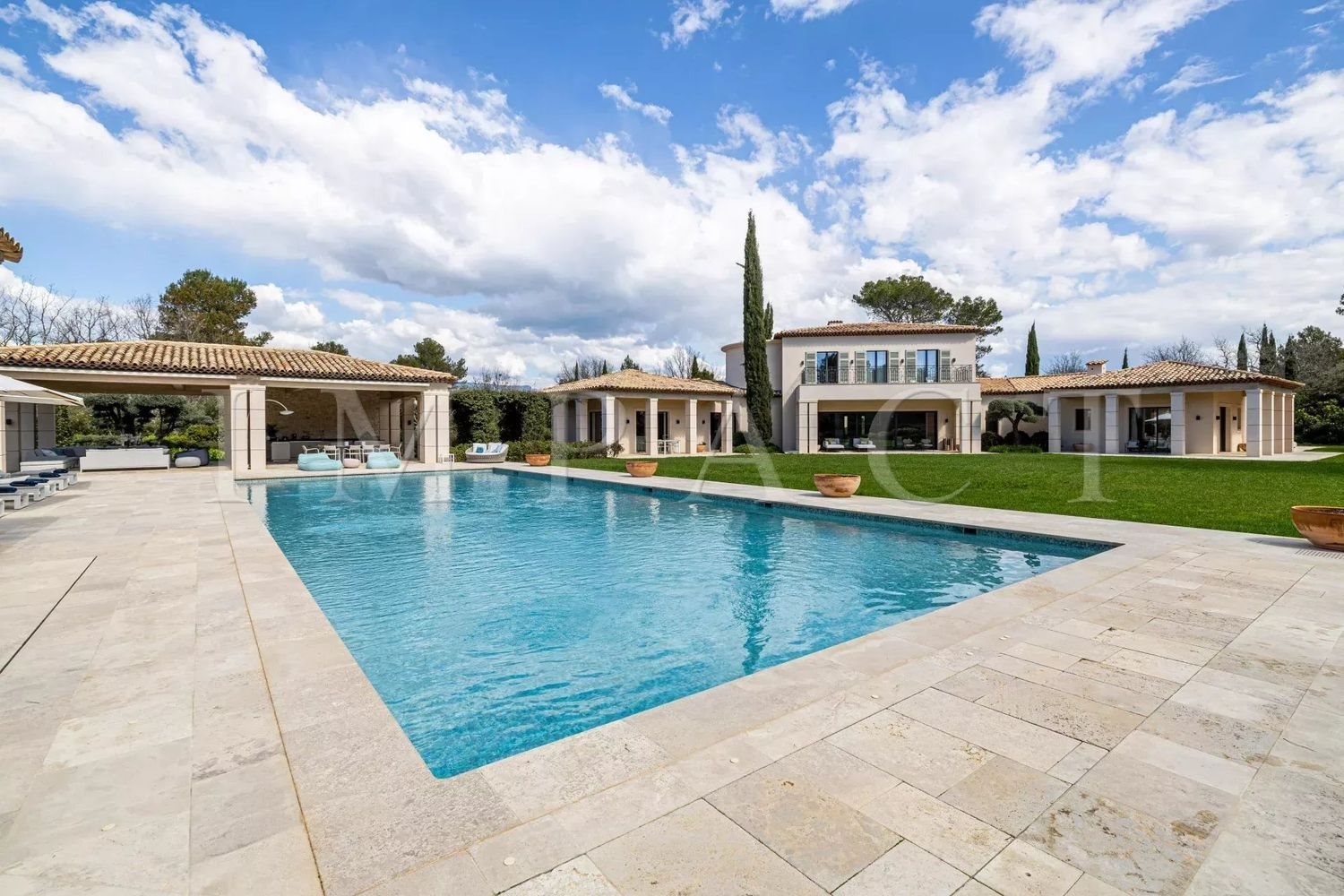 Maison à louer, 500m², Tourrettes