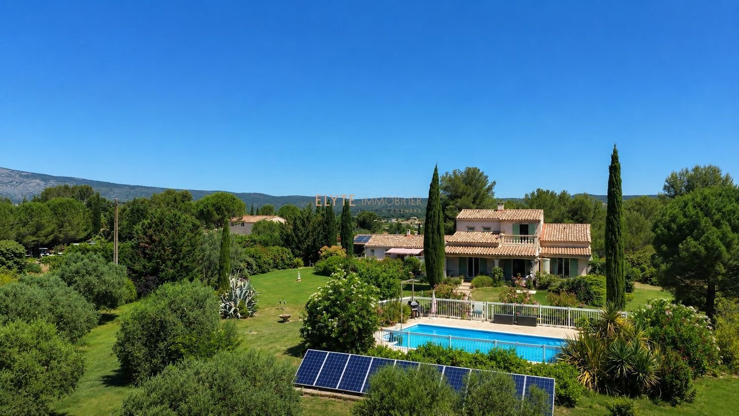 Maison à vendre, 207m², Pourrières