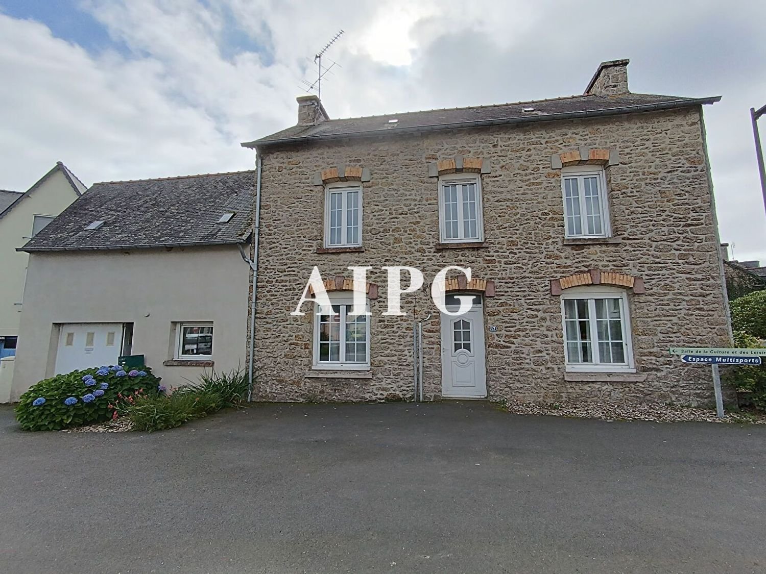 Maison à vendre, 120m², Plounévez-Quintin