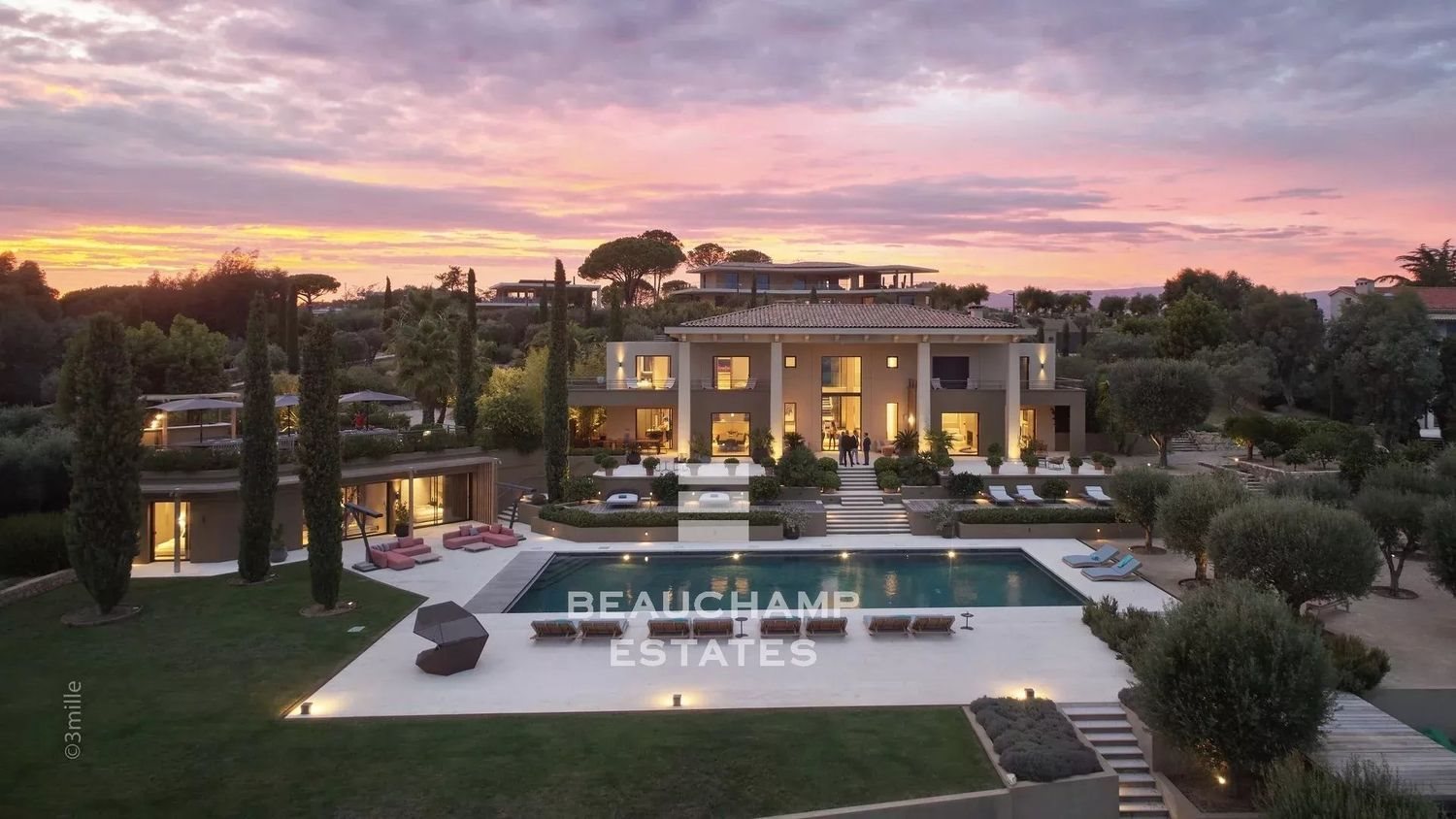 Maison à louer, 900m², Vallauris