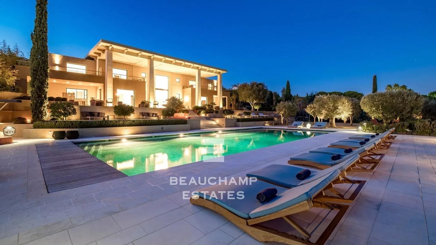 Maison à louer, 900m², Vallauris
