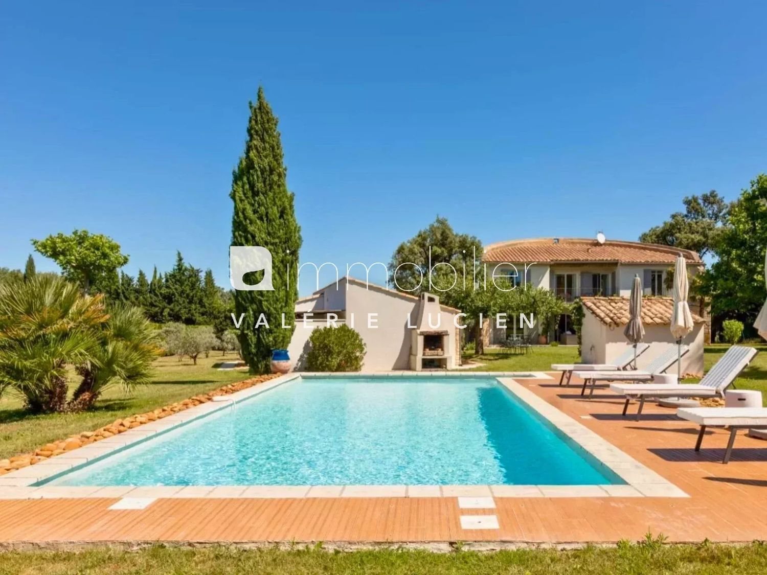Maison à louer, 215m², Eygalières