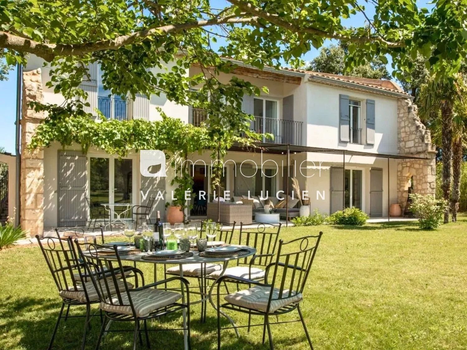 Maison à louer, 215m², Eygalières