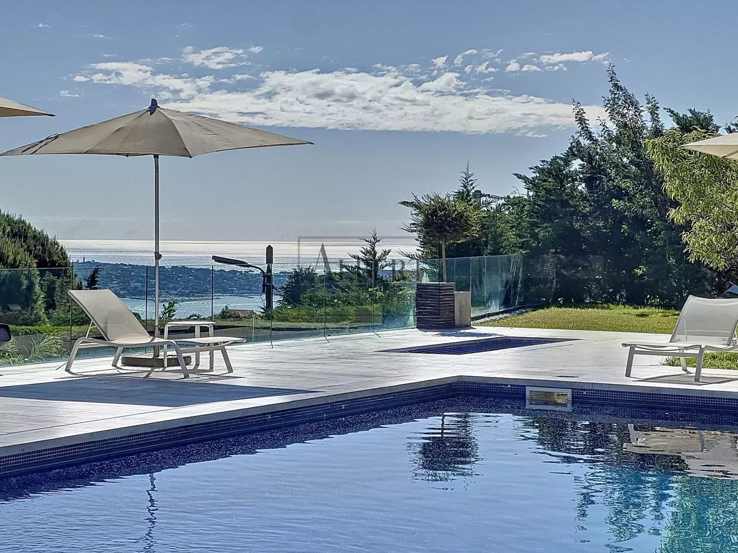 Maison à louer, 290m², Vallauris