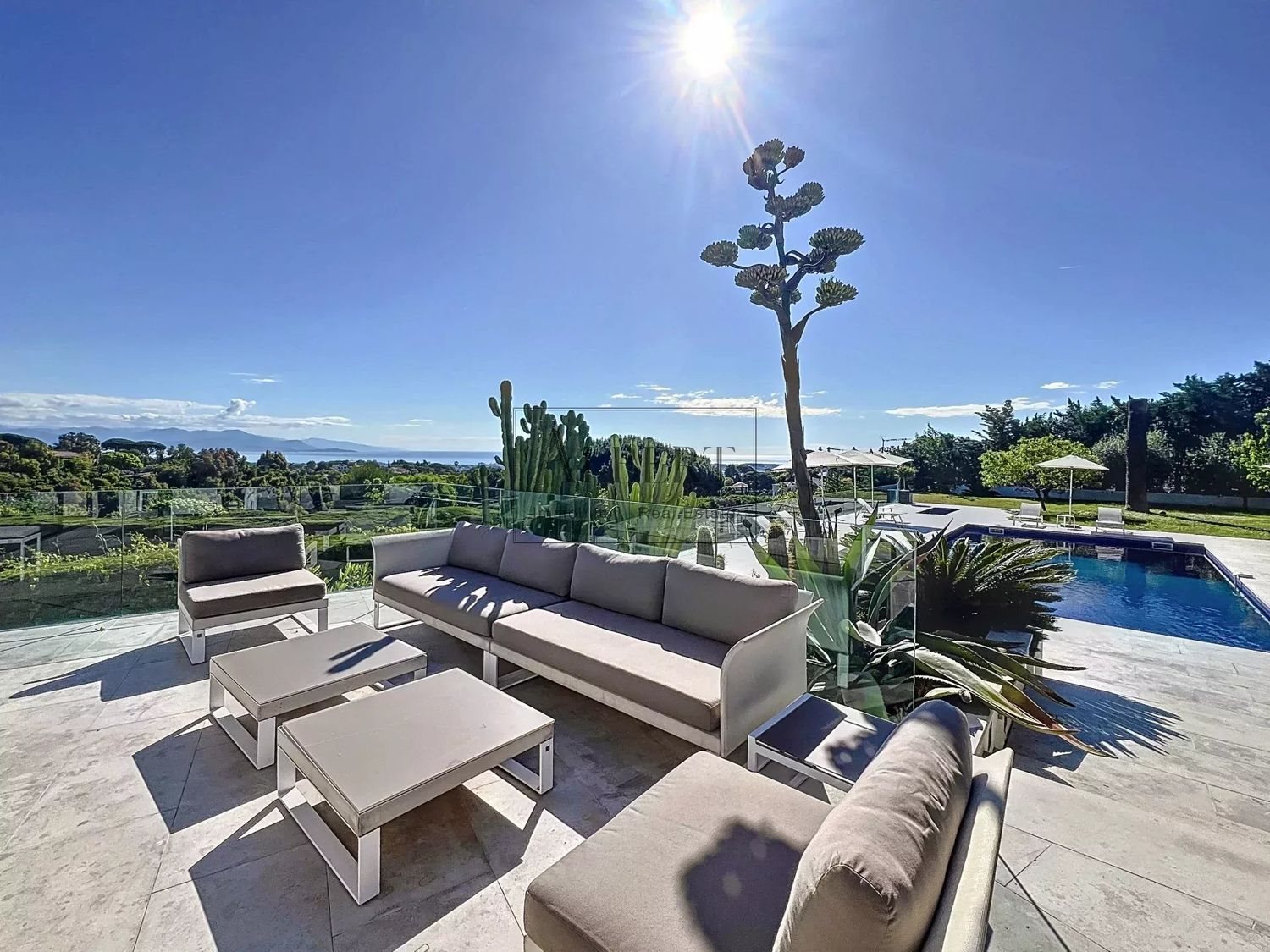 Maison à louer, 290m², Vallauris